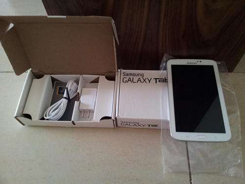 SAMSUNG GALAXY TAB 3 7inch 8 GB WiFi (Latest model)