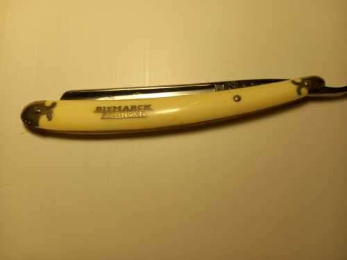 ANTIQUE STRAIGHT RAZOR (CUT THROAT)