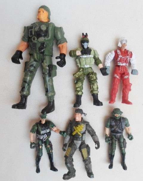 SIX ARTICULATED MILITARY FIGURES!!