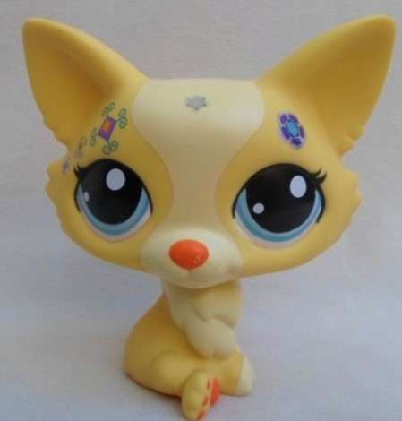 A HASBRO 'BIGGEST STARS' LITTLEST PET SHOP CAT - LARGER SIZE!!