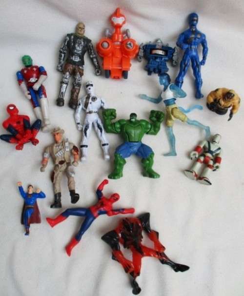 A WHOLE LOAD OF ACTION FIGURES FOR A LITTLE BOY'S CHRISTMAS STOCKING - 15 OF THEM!!