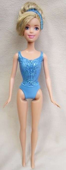 PRETTY MATTEL BARBIE DOLL!!
