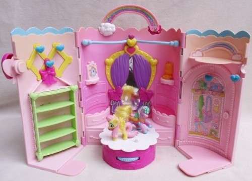 A VERY PRETTY 'MY LITTLE PONY' FOLD-UP DRESSING ROOM AND STAGE TO DISPLAY YOUR PONIES!!
