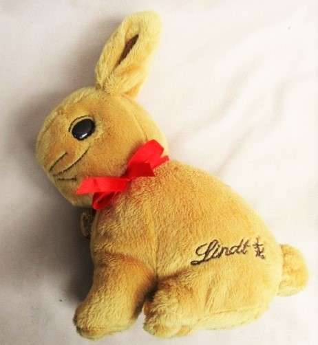 A COLLECTABLE LINDT BUNNY AND GREAT 'GIFT WRAPPING' FOR THOSE SPECIAL CHOCOLATES!!