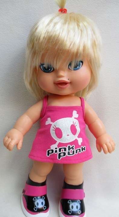 ADORABLE ANATOMICALLY CORRECT FAMOSA, ITALY ALL-VINYL JAGGETS DOLL WITH BRATZ LOOK!!