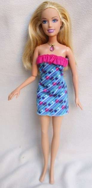 RELISTED - PRETTY MATTEL BARBIE WITH ARTICULATED ELBOW!!
