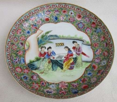 VINTAGE HAND PAINTED FAMILLE ROSE DISH WITH CHINESE LADIES PLAYING MAHJONG - SIGNED,VERY DELICATE