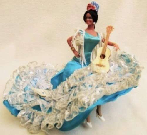 A STUNNING SMALL VINTAGE ' MARIN CHICLANA' SPANISH DOLL!!