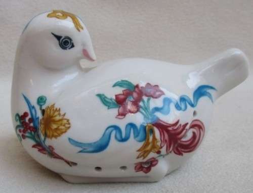 COLLECTABLE ELIZABETH ARDEN POMANDER - PALAIS DE VERSAILLES DOVE!!