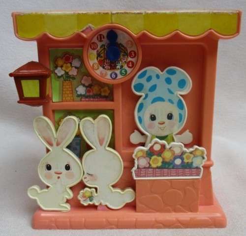 SWEET VINTAGE WIND-UP MUSICAL BOX - STILL WORKING!!