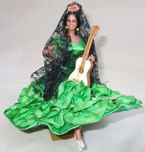 A STUNNING SMALL VINTAGE ' MARIN CHICLANA' SPANISH DOLL!!