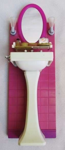 2006 MATTEL WASH BASIN AND MIRROR FOR YOUR BARBIE DOLL - LOVE THE SHELF WITH MAKE-UP!!