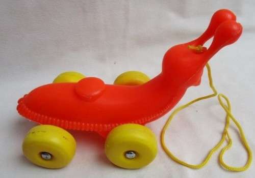 A CUTE VINTAGE PULL ALONG SNAIL!!