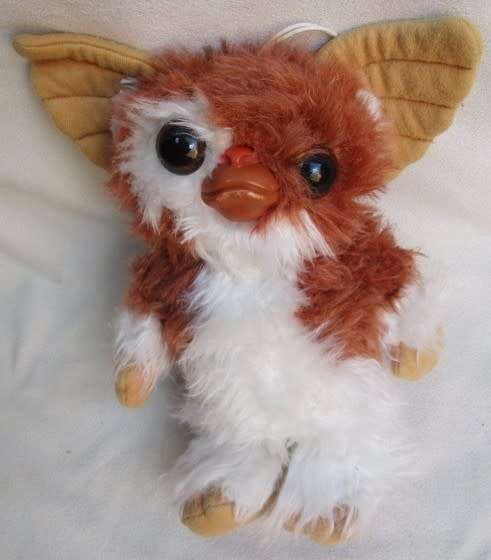 AN ADORABLE GIZMO GREMLIN SQUEAKER!!