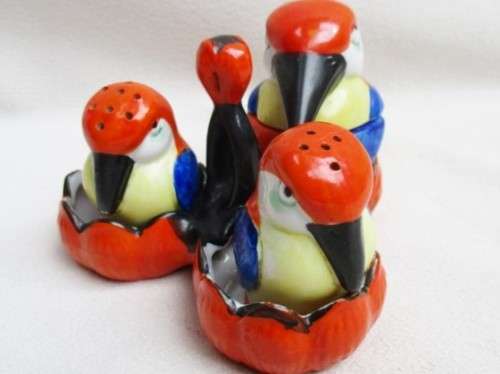 VINTAGE HAND PAINTED CONDIMENT SET WITH COLOURFUL BIRDS!!