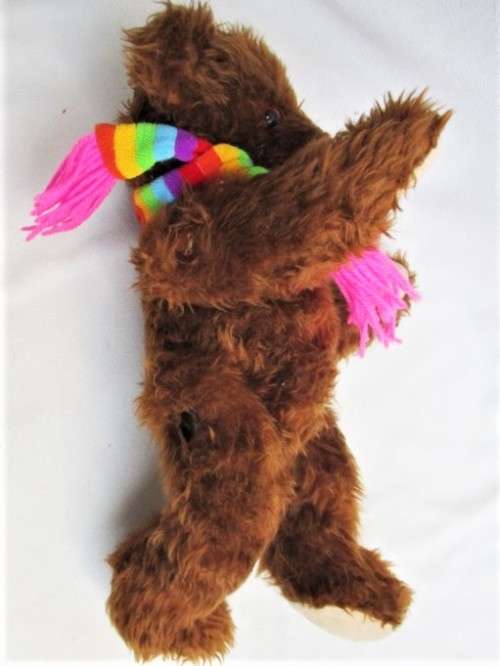 A 38CM TALL FULLY JOINTED VINTAGE BEAR WITH LEATHER BUTTONS - A SPLENDID FELLOW!!