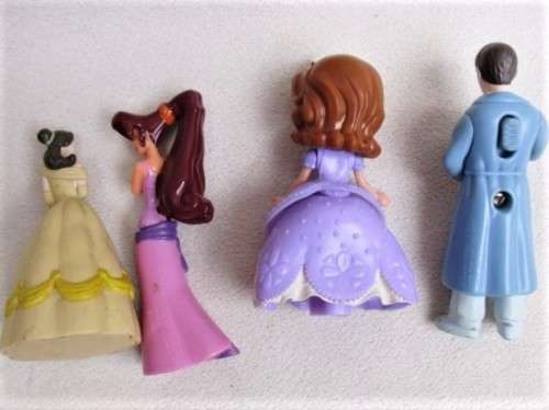 A GROUP OF TWENTY TWO HARD PLASTIC PRINCESSES AND OTHER DOLLIES - GREAT CHRISTMAS DELIGHT!!