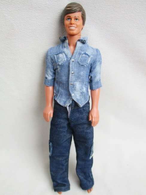 A 1980's/90's MATTEL KEN DOLL - BARBIE'S BOYFRIEND!!