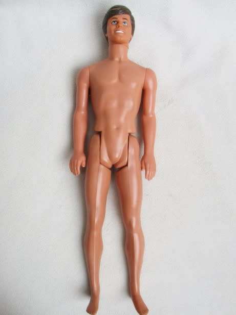 A 1980's/90's MATTEL KEN DOLL - BARBIE'S BOYFRIEND!!