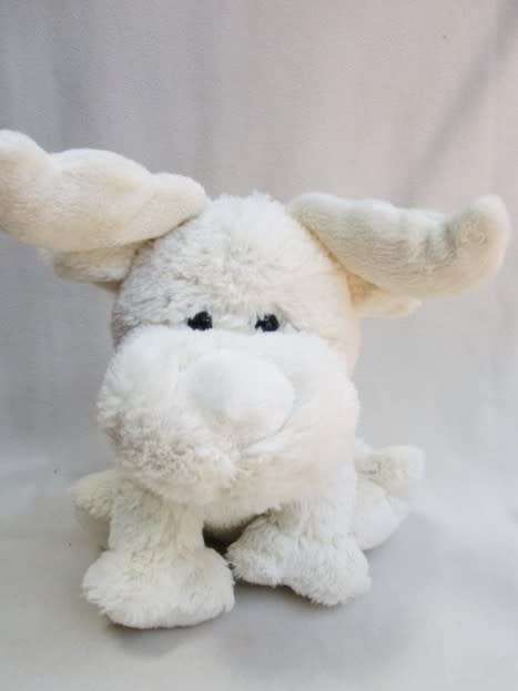 A SOFT, CLEAN AND FLUFFY 23CM TALL MOOSE