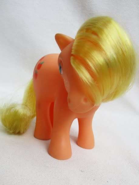 FOR LIVIA ONLY - HASBRO G1 MY LITTLE PONY - APPLEJACK - 1983 PAT PEND - HONG KONG