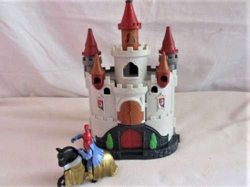 BLUE BOX TOYS - MEDIEVAL CASTLE