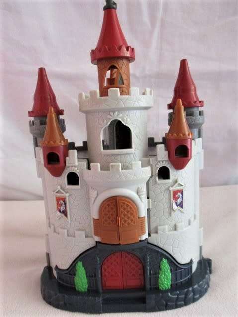 BLUE BOX TOYS - MEDIEVAL CASTLE