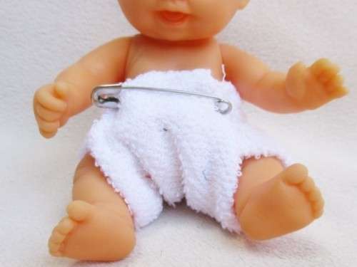 A VERY COLLECTABLE TINY NEW BORN BABY DOLLY - BERENGUER?