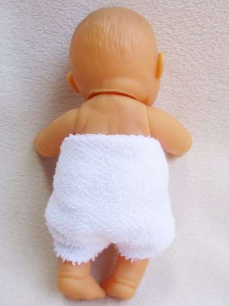 A VERY COLLECTABLE TINY NEW BORN BABY DOLLY - BERENGUER?