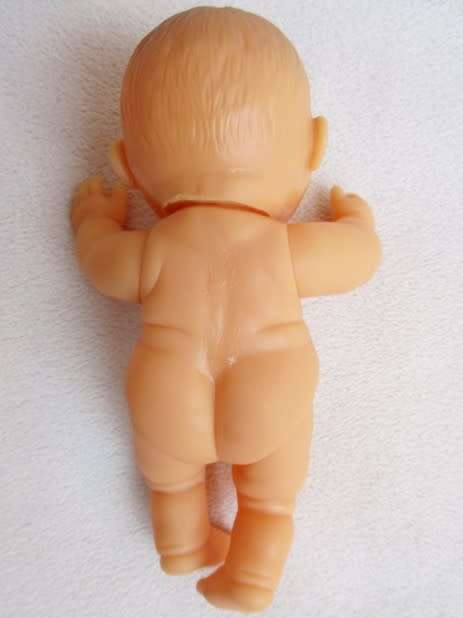 A VERY COLLECTABLE TINY NEW BORN BABY DOLLY - BERENGUER?