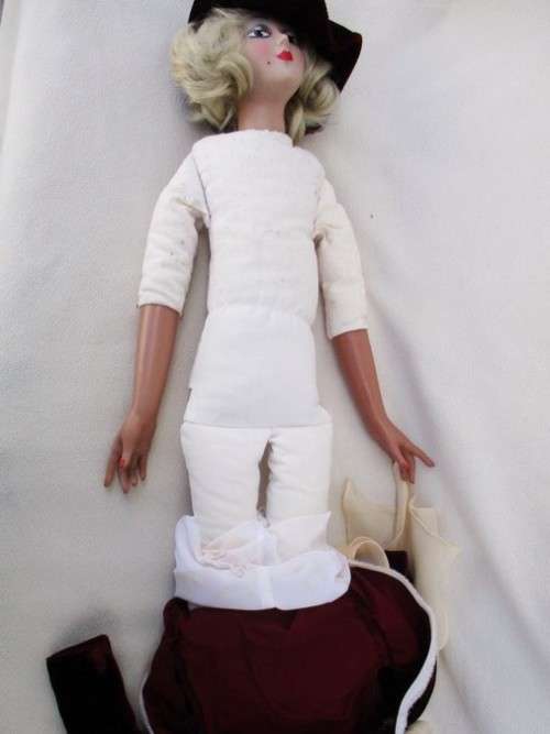 EXQUISITE VINTAGE ART DECO NOUVELLE VOGUE FLAPPER DOLL (61CM - VINYL) BY ZANINI & ZAMBELLI WITH BOX