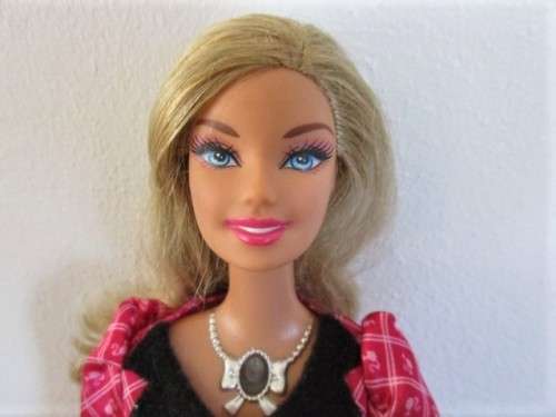 BARBIE IN THE GYM - GORGEOUS MATTEL BARBIE WITH ARTICULATED KNEES WITH BARBIE EXERCISE BIKE & SCALE