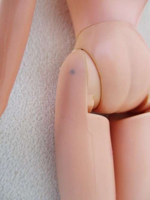 A VINTAGE 1980's SINDY DOLL IN GREAT CONDITION!!