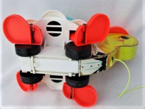 VINTAGE 1962 FISHER PRICE CHIMING, CLICKING PULL ALONG TURTLE