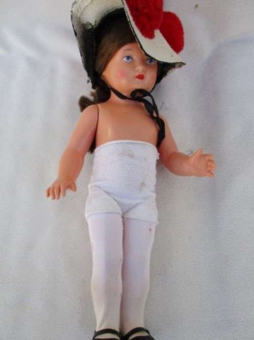 A VINTAGE/ANTIQUE SCHILDKROT DOLL WITH TURTLE MARK ON BACK