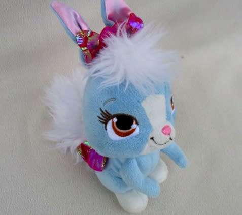 A CUTE COLLECTABLE ' PALACE PETS' BUNNY RABBIT