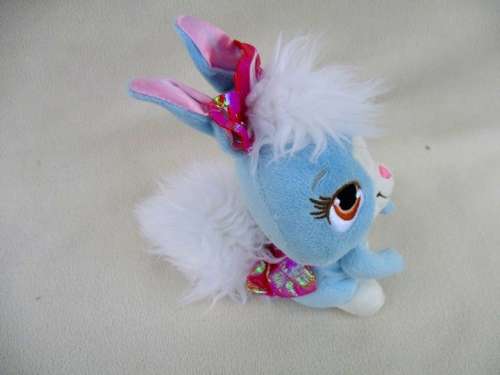 A CUTE COLLECTABLE ' PALACE PETS' BUNNY RABBIT