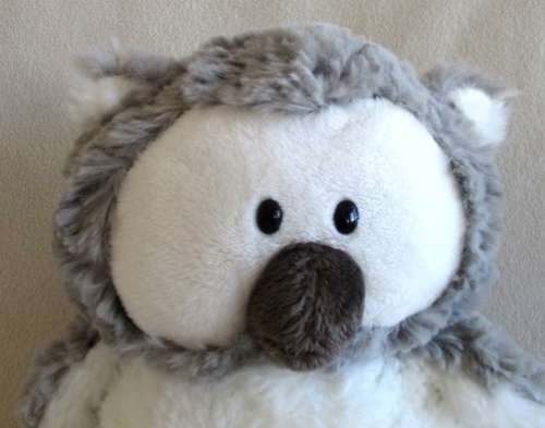 A COLLECTABLE SOFT AND FLUFFY NICI OWL