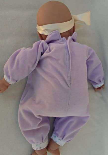 A LARGE VERY COLLECTABLE 53CM TALL 'KINGSTATE' BABY DOLL WITH THE SWEETEST MOUTH - GREAT CONDITION