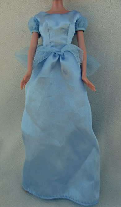 A MATTEL BARBIE DISNEY PRINCESS WITH GLITTER HAIR AND PRETTY DELICATE FACE