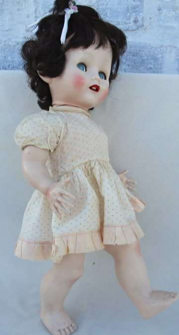VINTAGE PEDIGREE 'BRIGHTON BELLE' WALKIE TALKIE DOLL  - HEAD AND EYES MOVE FROM SIDE TO SIDE!