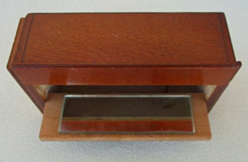 A VINTAGE WOODEN DINING ROOM SUITE FOR YOUR MINIATURE TEDDY BEARS / DOLLS OR SYLVANIAN FAMILIES