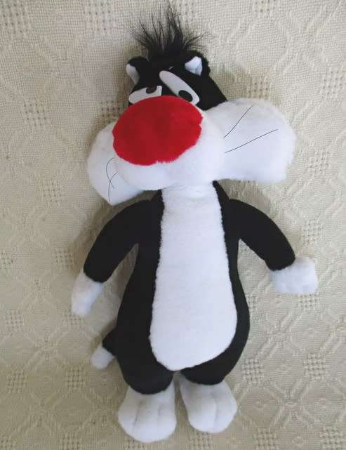 A NICE SIZED 40CM TALL SYLVESTER FROM LOONEY TUNES' TWEETY AND SYLVESTER!!