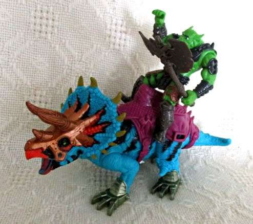 AWESOME ARTICULATED CHAP MEI BEAST RAIDERS-TRICERATOPS DINOSAUR AND RIDER