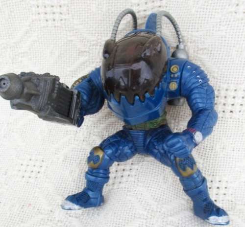 1995 MATTEL STREET SHARKS STREET WISE DESIGNS - EVIL POWER BITE PIRANOID ARTICULATED ACTION FIGURE