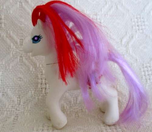 RARE - HASBRO G2 MY LITTLE PONY  - SECRET TALE WITH 'GEMS' IN EYES AND ADDED SADDLE