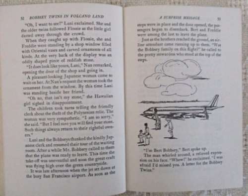 1961 HARDCOVER - THE BOBBSEY TWINS IN VOLCANO LAND BY LAURA LEE HOPE!!