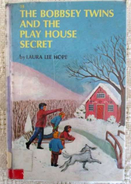 1968 HARDCOVER - THE BOBBSEY TWINS AND THE PLAY HOUSE SECRET BY LAURA LEE HOPE!!
