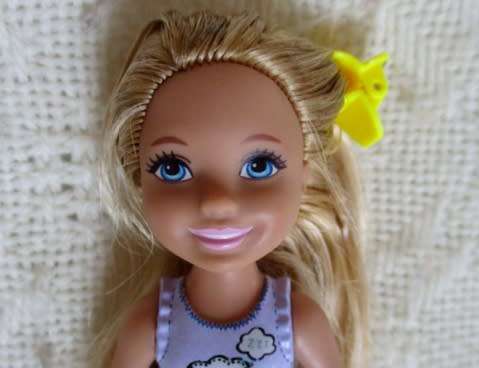 2015 MATTEL -  BARBIE'S SISTER CHELSEA - 13.5CM TALL