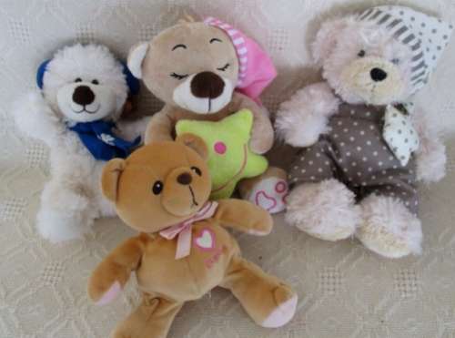A BUNCH OF SIXTEEN SOFT, CLEAN TEDDY BEARS